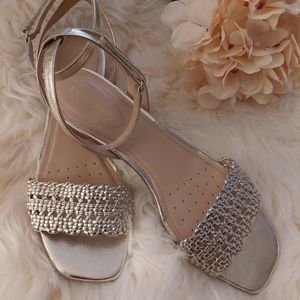 EVOVE gold sandles size 11